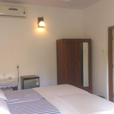 Domingos Guest House Baga Esterno foto