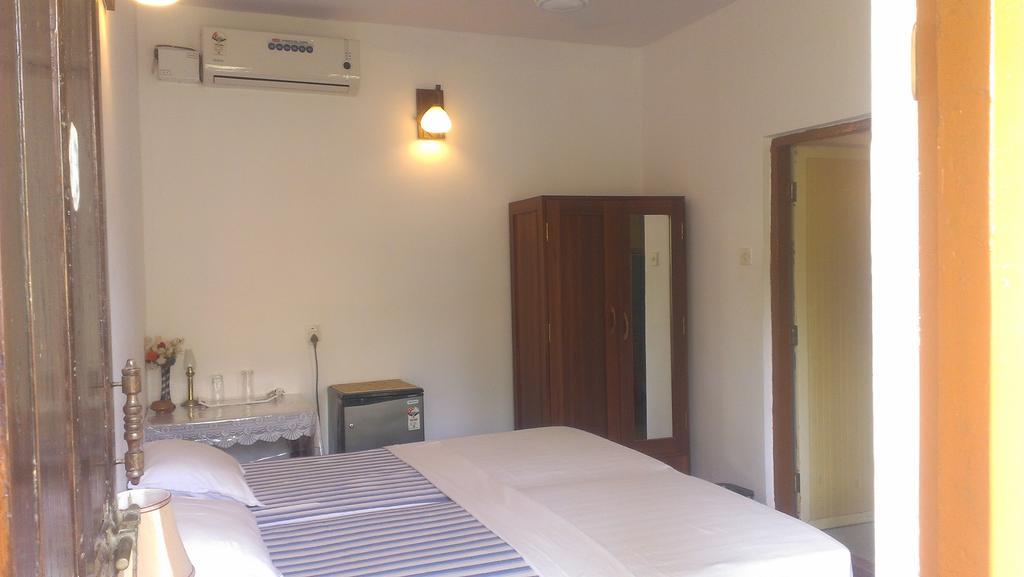 Domingos Guest House Baga Esterno foto